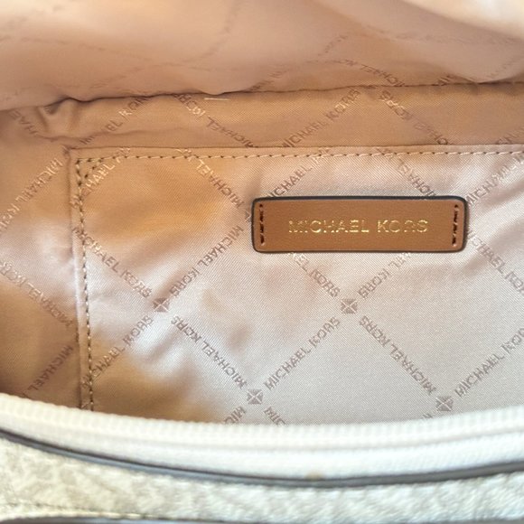 Michael Kors Maisie Waist Fanny Pack Crossbody Sling Bag MK Vanilla - Picture 15 of 15